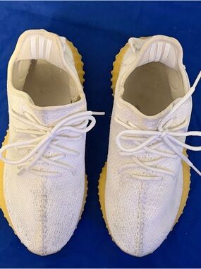 100% Authentic YEEZY Womens 7.5/Youth 6 White with Gum Sole